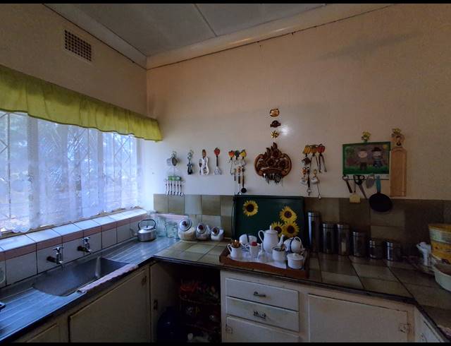 3 BEDROOM FREESTANDING FOR SALE IN ROOSHEUWEL